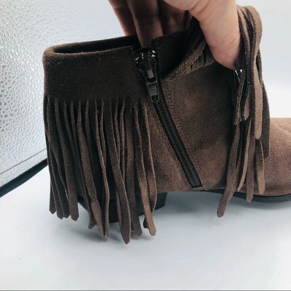 Steve Madden Woman`s Ranch Fringe Ankle Boots Size‎ 6.5M Taupe